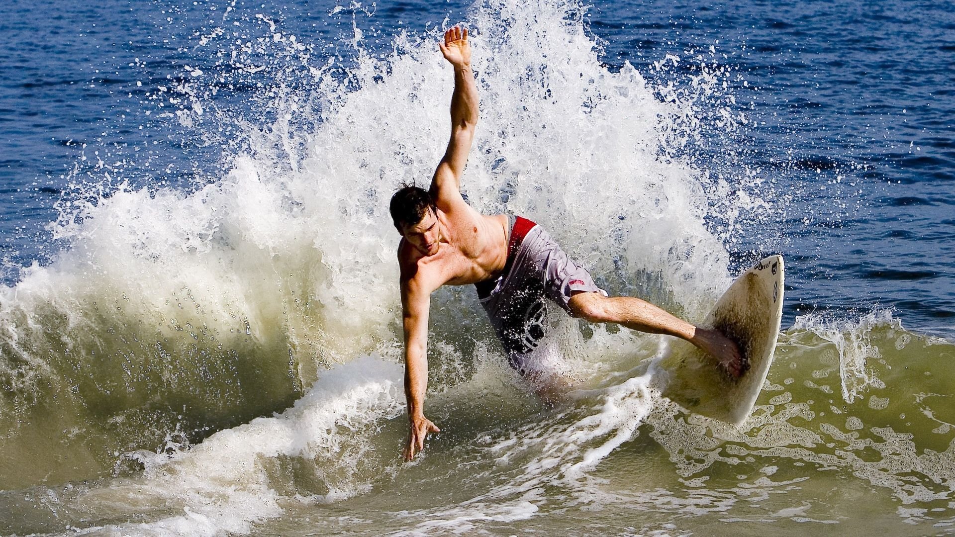 国家队队员流动率过高影响配合默契