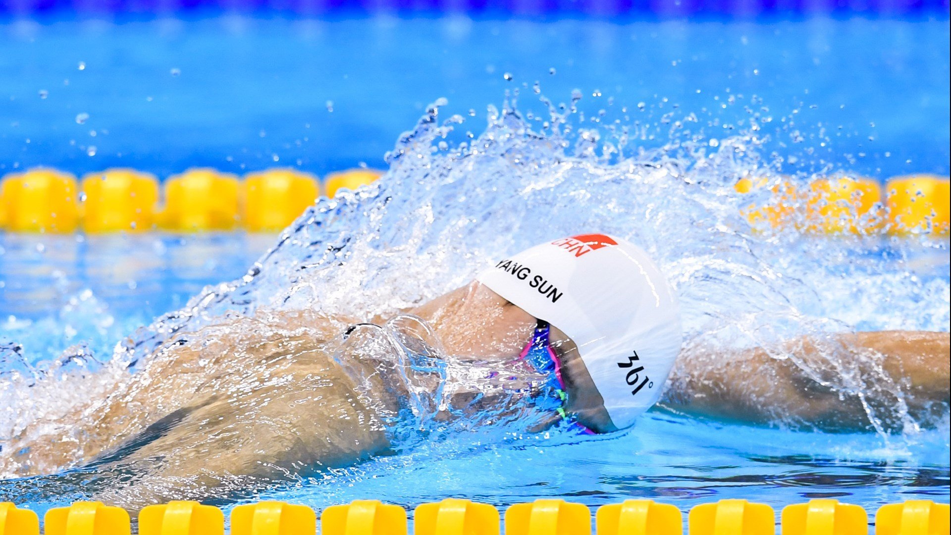 深蹲与硬拉极限对抗赛 力量选手现场挑战一RM新高